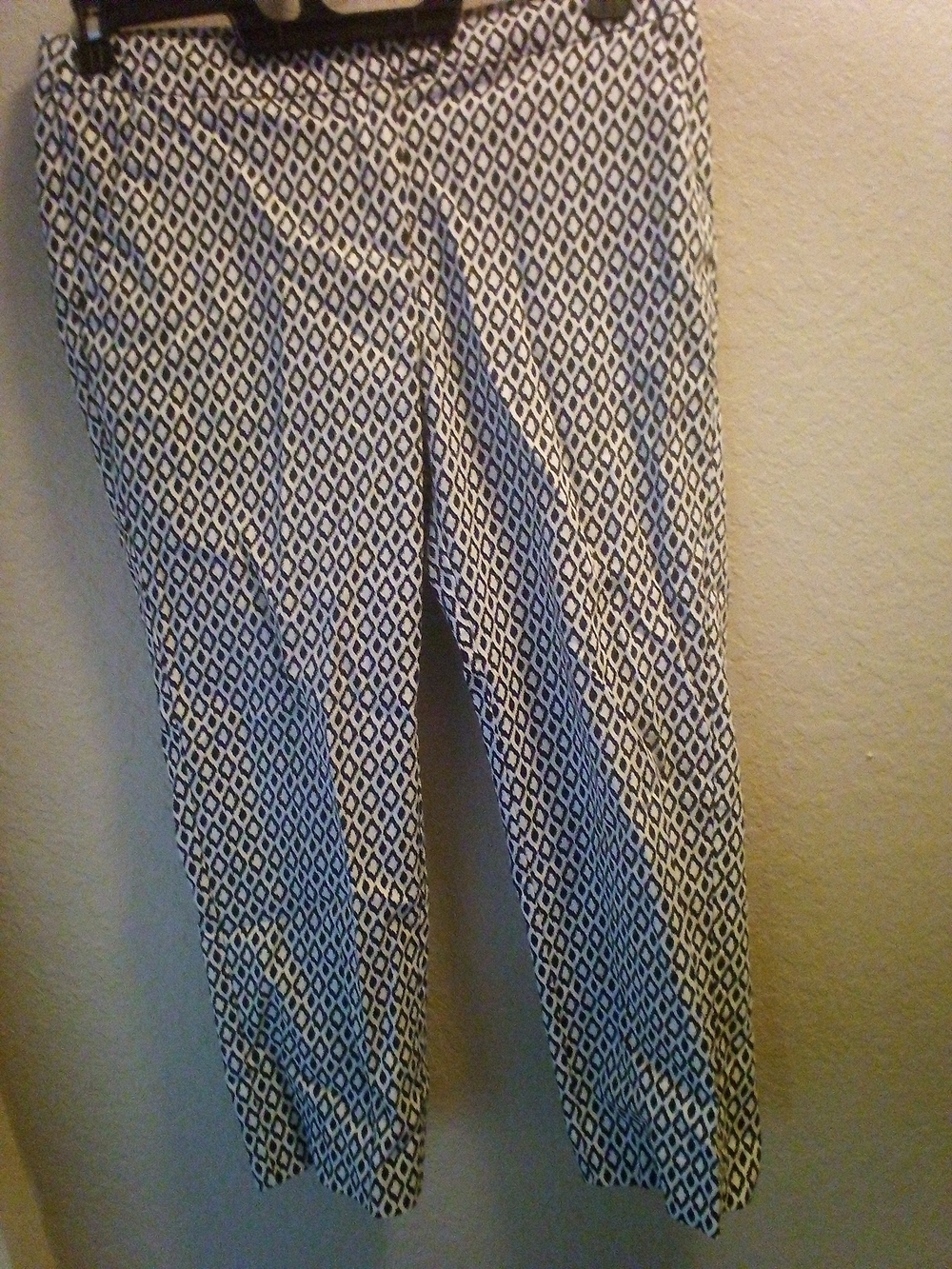 Black and White Diamond Print Pants